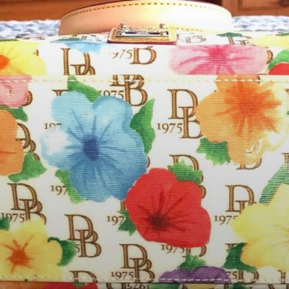 Authentic Dooney & Bourke Floral Print Large Janine Satchel - Picture 2 of 8